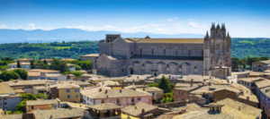 Orvieto – Itália: joia milenar, rica de História cravada no penhasco