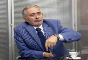 *Engenheiro com especialização nas áreas de macroeconomia, administração de empresas e finanças, empresário, e foi vice-governador do Amazonas (1999-2002). Autor dos livros “Brasil, um país à deriva” e “Caminhos para um país sem rumo” *Engenheiro com especialização nas áreas de macroeconomia, administração de empresas e finanças, empresário, e foi vice-governador do Amazonas (1999-2002). Autor dos livros “Brasil, um país à deriva” e “Caminhos para um país sem rumo”